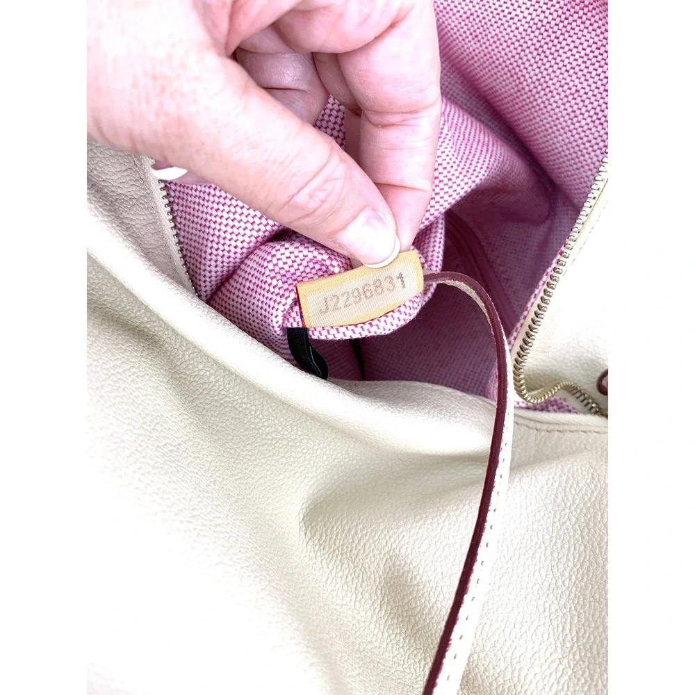 Dooney & Bourke DILLEN Cream Pebbled Leather Shoulder Bag with Dust Bag EUC